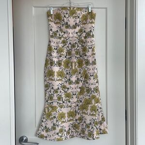 Women’s Strapless Formal Dress